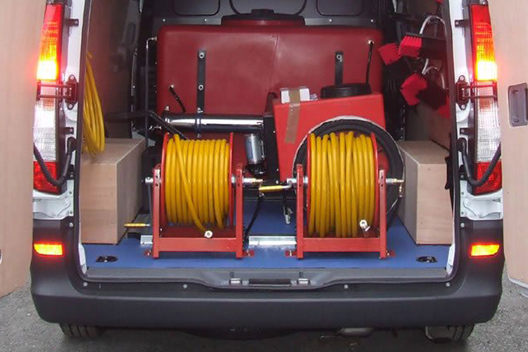 Water-fed pole window cleaning system